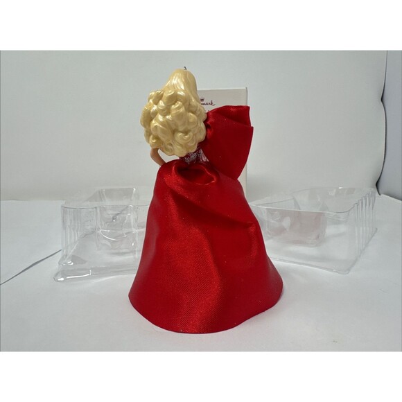 Hallmark Keepsake Holiday Barbie 2019 - 5th In Series - Candy Cane Pattern Dress - Picture 4 of 8